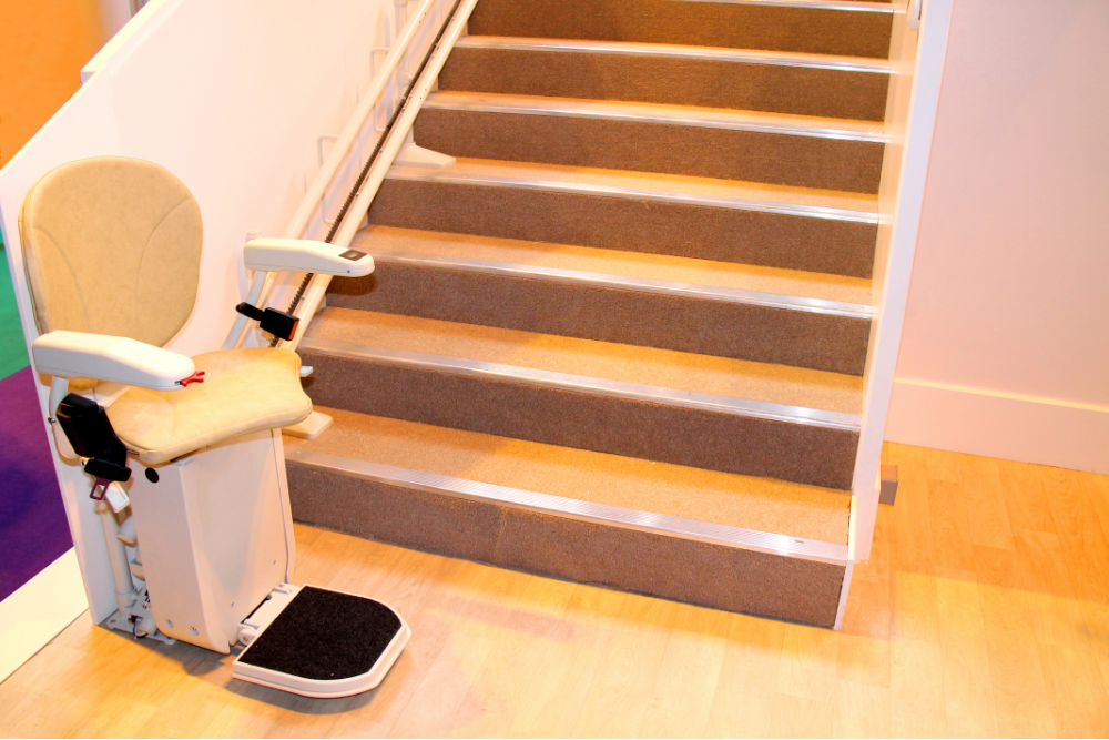 Silla salvaescaleras en un hogar